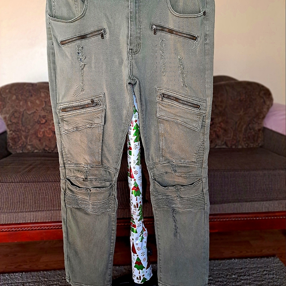 Men's Cami Green  destruction Jeans.